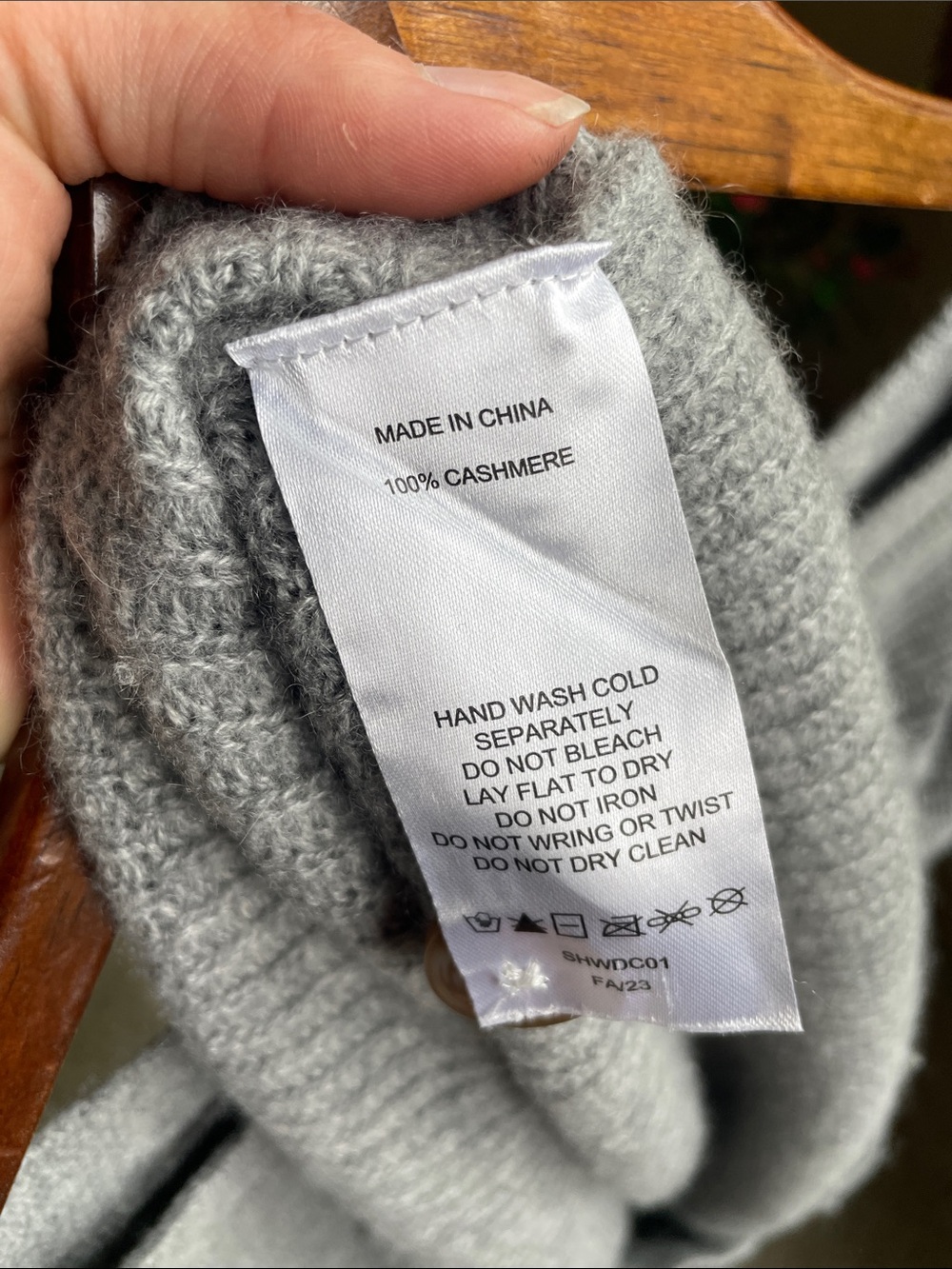 Quince Mongolian Cashmere Oversized Boyfriend Cardigan Sweater - Picture 12 of 14